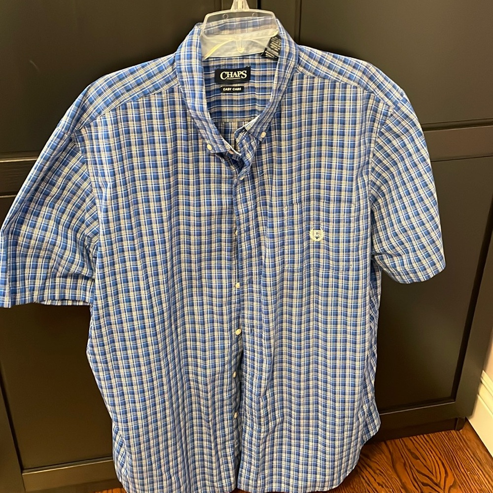 Mens chaps easy care button down short sleeve shirt. Size XXL Blue check.